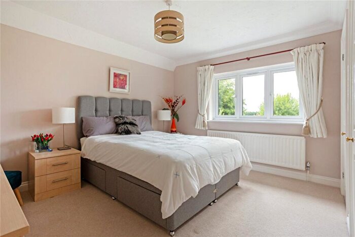 4 Bedroom Detached House For Sale In Pond Lane, Lasham, GU34