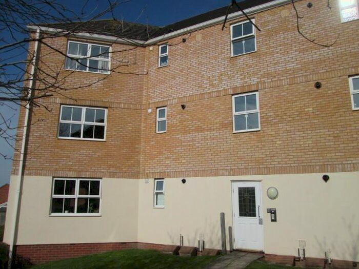 2 Bedroom Flat To Rent In Woodcock Road, Royston, SG8