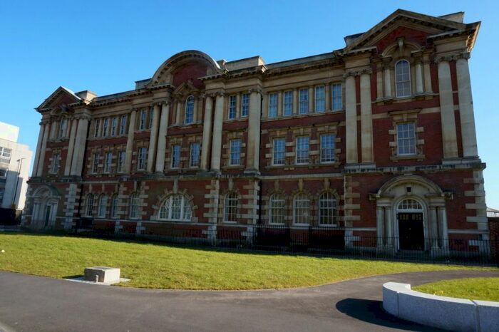 2 Bedroom Flat To Rent In Platform Road, Southampton, SO14