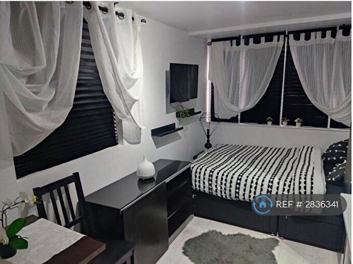 Studio To Rent In Uppingham Gardens, Nottingham, NG2