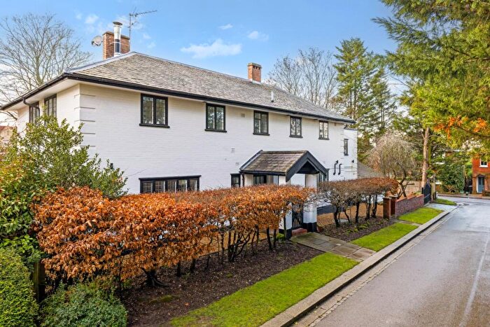 4 Bedroom Detached House To Rent In College Avenue, Epsom, KT17