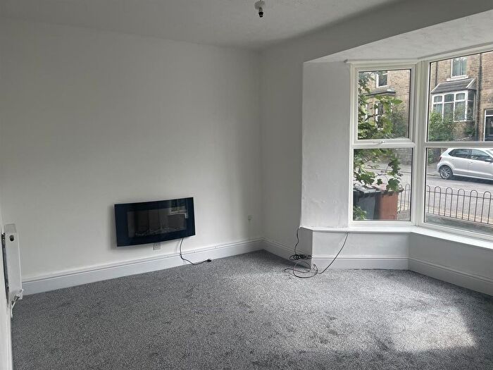 2 Bedroom Flat To Rent In West Road, Buxton, SK17