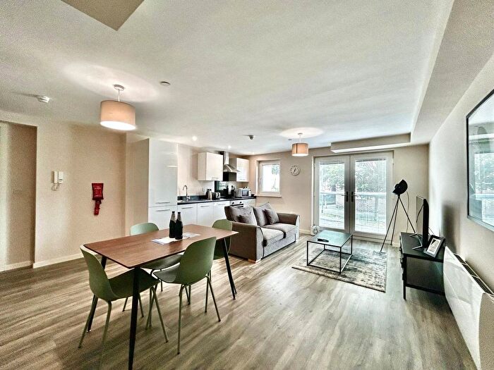 2 Bedroom Flat To Rent In City Road, Manchester, M15