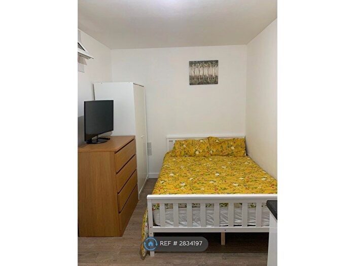 Studio To Rent In Dartford, Dartford, DA1