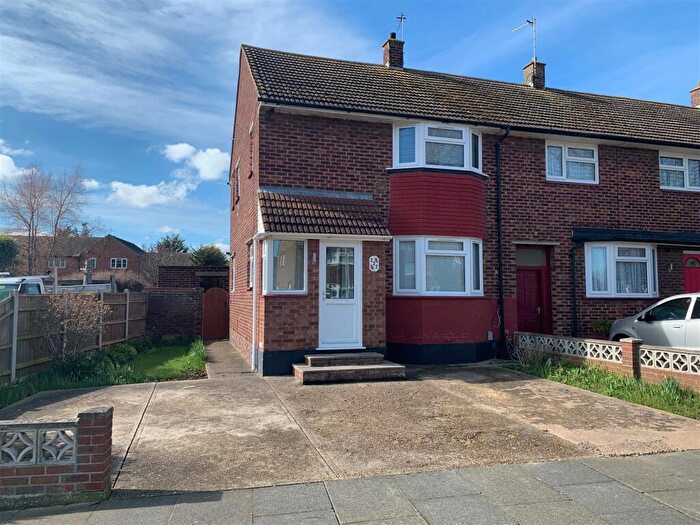 3 Bedroom Semi Detached House To Rent In Newington Avenue, Southend-On-Sea, SS2
