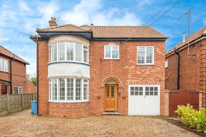 4 Bedroom Detached House For Sale In Ipswich Road, Holbrook, Ipswich, IP9