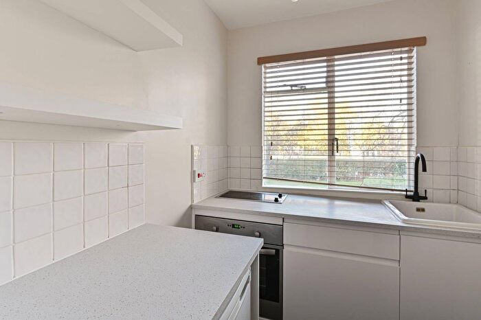 1 Bedroom Flat To Rent In Pullman Court, Streatham Hill, London, SW2