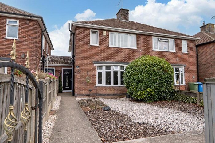 3 Bedroom Semi-Detached House For Sale In Helmsley Road, Rainworth, Mansfield, NG21