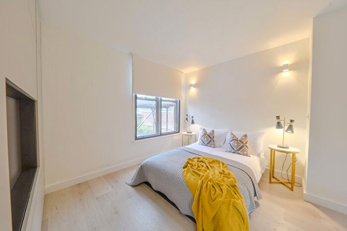 Studio To Rent In George Street, Luton, LU1