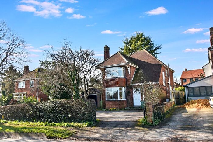 3 Bedroom Detached House For Sale In Grimsby Road, Louth, LN11