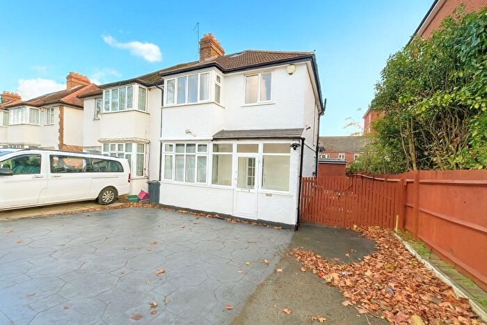 4 Bedroom Semi-Detached House To Rent In London Road, Islewort, Gretaer London, TW7