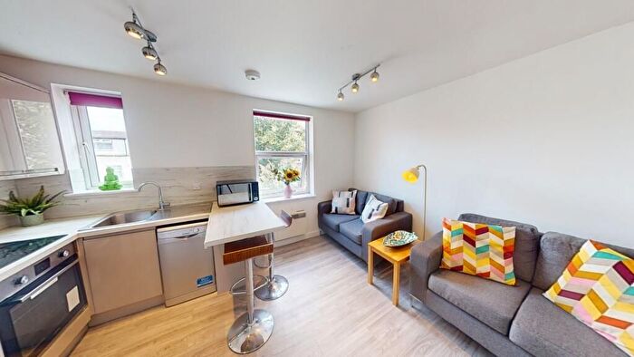 2 Bedroom Flat To Rent In Portland Arms Portland Road, Nottingham, NG7