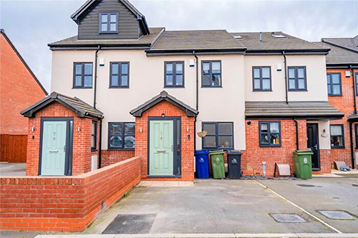 2 Bedroom Terraced House For Sale In Cleefield Drive, Grimsby, DN32