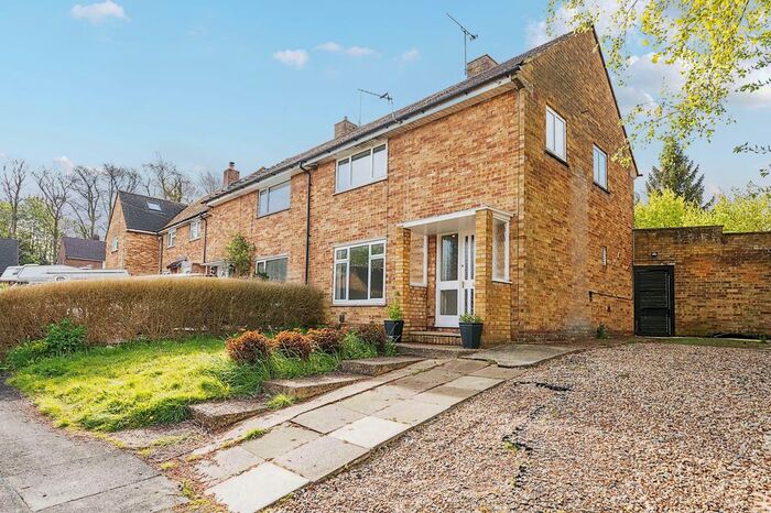 3 Bedroom Semi-Detached House For Sale In Warren Road, Winchester, SO23