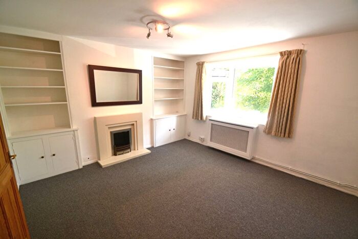 3 Bedroom Flat For Sale In Woodborough Road, London, SW15