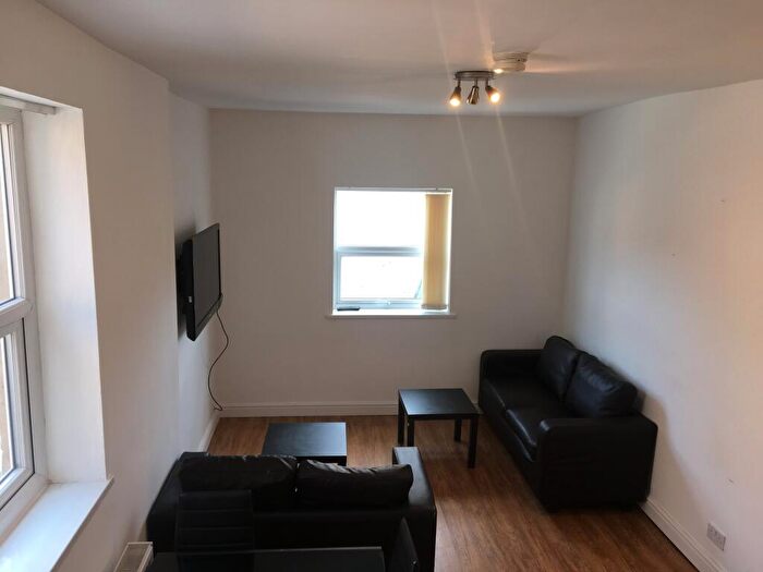 5 Bedroom Maisonette To Rent In Heaton Road, Heaton, Newcastle Upon Tyne, NE6