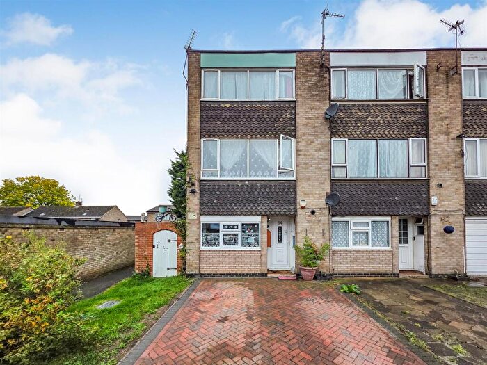 4 Bedroom Town House For Sale In Teviot Close, Corby, NN17