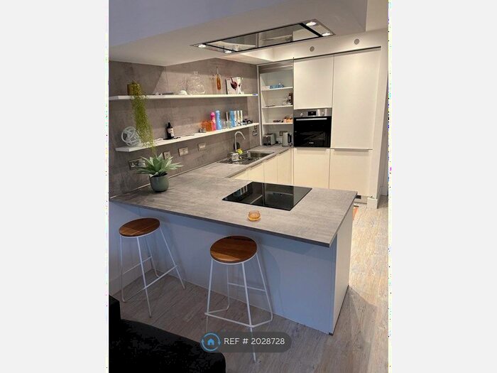 3 Bedroom Terraced House To Rent In Festival Court, Glasgow, G51