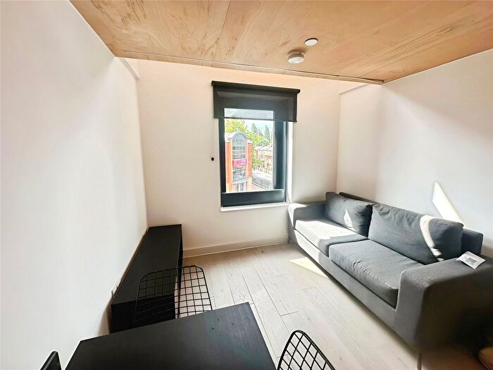 1 Bedroom Flat To Rent In Sky Gardens, Spinners Way, Manchester, M15