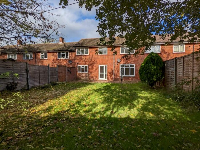 3 Bedroom House To Rent In Three Bridges, RH10