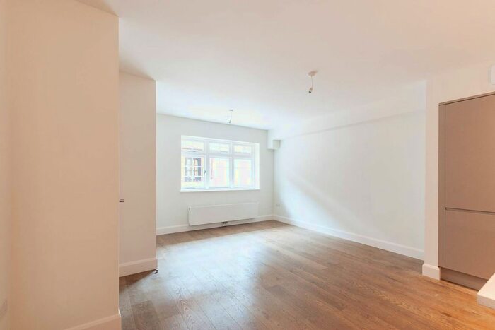 2 Bedroom Terraced House To Rent In Burlington Mews, Acton, London, W3