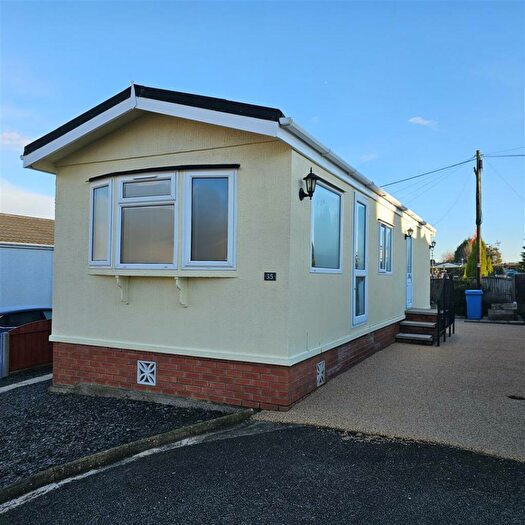 2 Bedroom Park Home For Sale In Eastfield Park, Tuxford, Newark, NG22