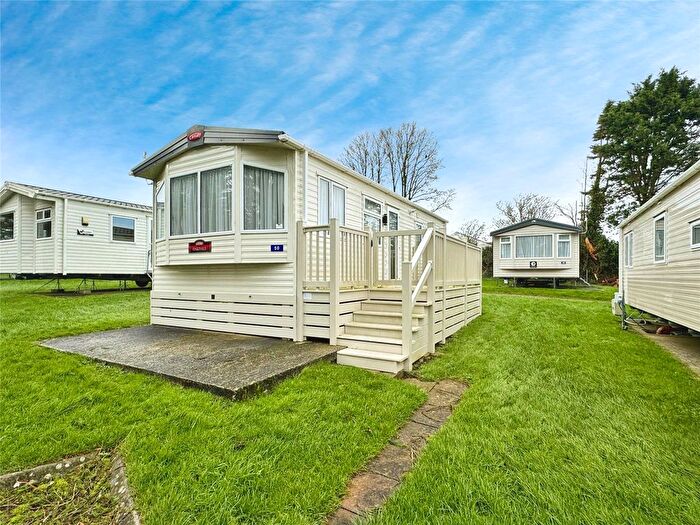 2 Bedroom Property For Sale In Killigarth, Looe, Cornwall, PL13