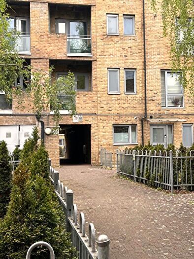 1 Bedroom Apartment For Sale In Gascoigne Close, Tottenham, N17