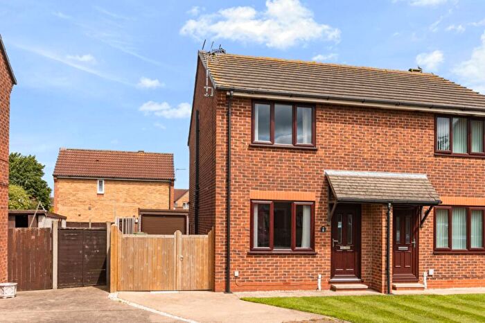 2 Bedroom Semi-Detached House For Sale In Mill Close, Scawby Brook, Brigg, North Lincs, DN20
