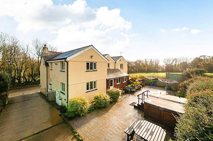 6 Bedroom Detached House For Sale In Clubworthy, Launceston, PL15