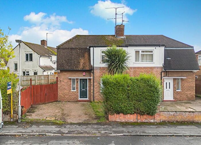 2 Bedroom Semi Detached House For Sale In Greenfields Road, Reading, RG2