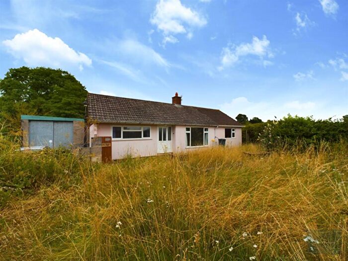 4 Bedroom Bungalow For Sale In Broadclyst Station, Devon, EX5