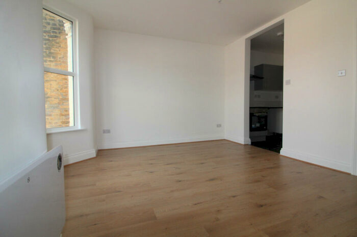 2 Bedroom Flat To Rent In Clarence Road, Enfield, EN3