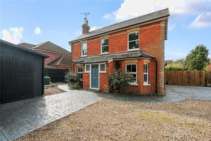 4 Bedroom Detached House For Sale In Bucks Horn Oak, Farnham, Hampshire, GU10