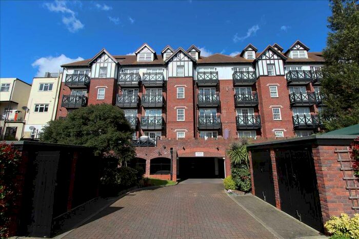 2 Bedroom Apartment To Rent In Southside, - Leigh Road, Leigh On Sea, SS9