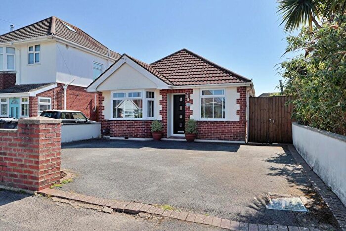 3 Bedroom Bungalow For Sale In Palmer Road, Oakdale, Poole, BH15