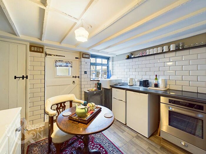 2 Bedroom Detached House For Sale In Dereham Road, Mattishall, NR20