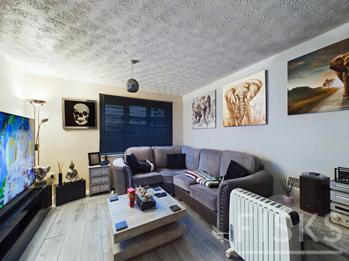 2 Bedroom Block Of Apartments For Sale In London Road, Benfleet, SS7