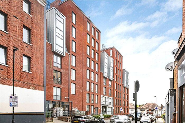 1 Bedroom Flat To Rent In Gaumont Place, London, SW2