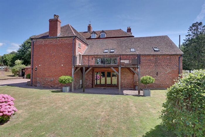 4 Bedroom Barn Conversion For Sale In Upleadon, Newent, GL18