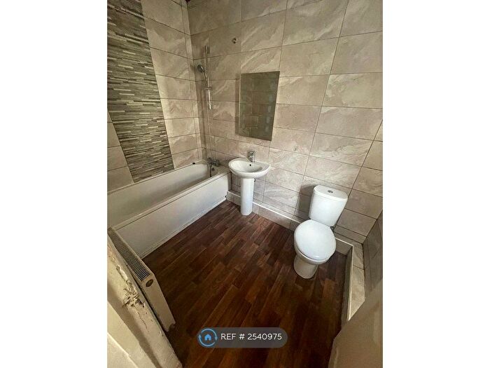 2 Bedroom Bungalow To Rent In Garfield Street, Sunderland, SR4