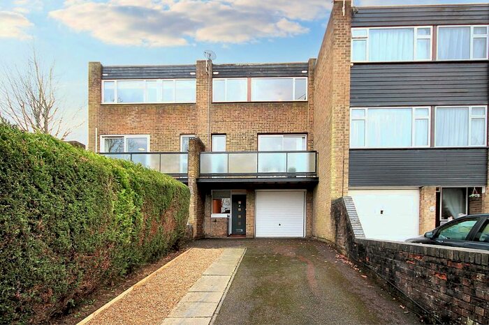 3 Bedroom Terraced House To Rent In Tudor Court, Tunbridge Wells, TN2