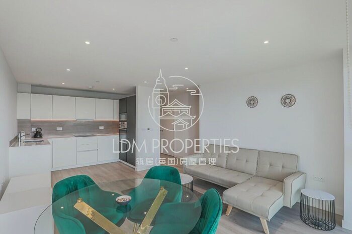 2 Bedroom Apartment To Rent In Skylark Point, Woodberry Down, N4