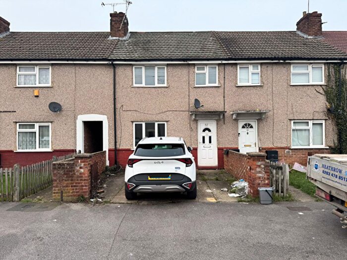 3 Bedroom Terraced House For Sale In , Hazlemere Road, Slough, Berkshire, SL2