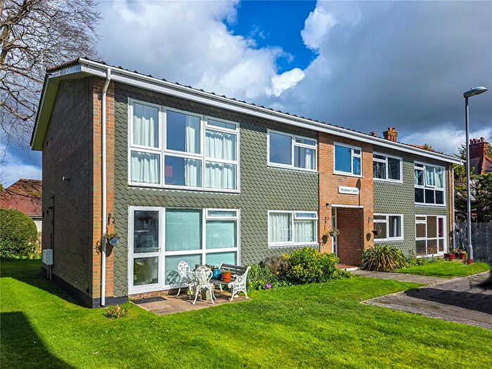 2 Bedroom Apartment For Sale In Oakleigh Way, Highcliffe, Christchurch, Dorset, BH23