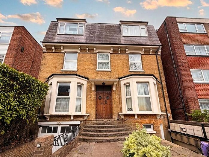 1 Bedroom Flat To Rent In Brownlow Road, Bounds Green, N11