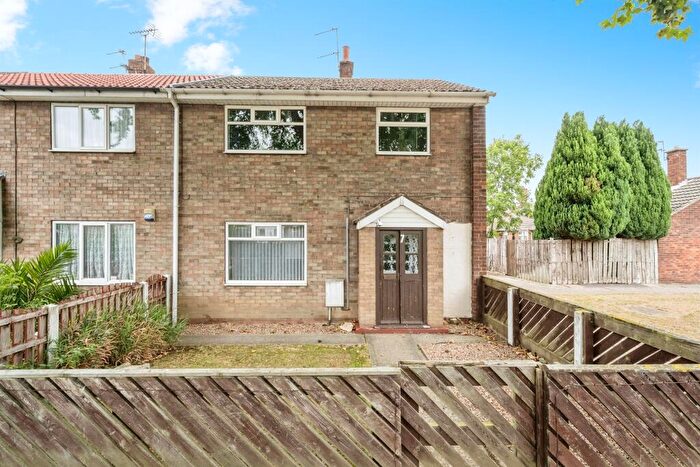 3 Bedroom End Of Terrace House For Sale In New Park Estate, Stainforth, Doncaster, DN7