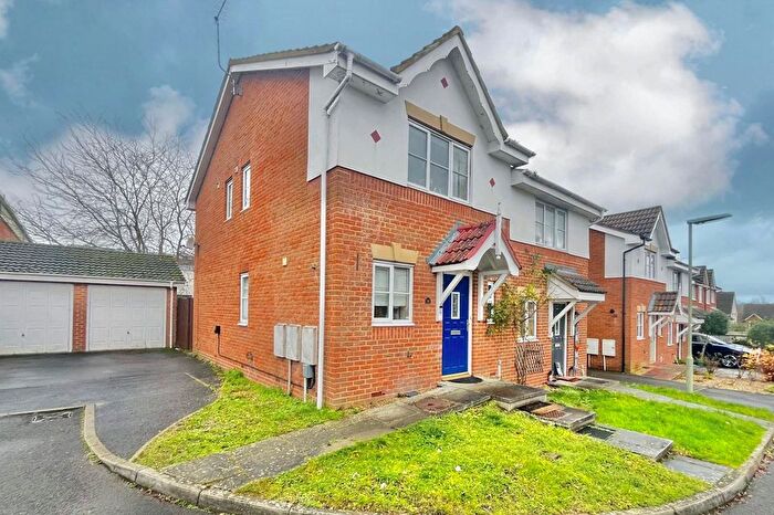 2 Bedroom Semi-Detached House For Sale In The Old Orchard, Farnham, Surrey, GU9