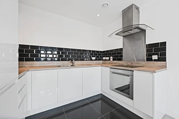 1 Bedroom Flat For Sale In London Road, Mitcham, CR4