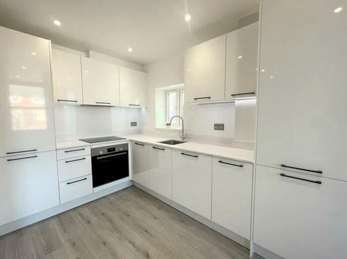 1 Bedroom Flat To Rent In North Kingston, KT2